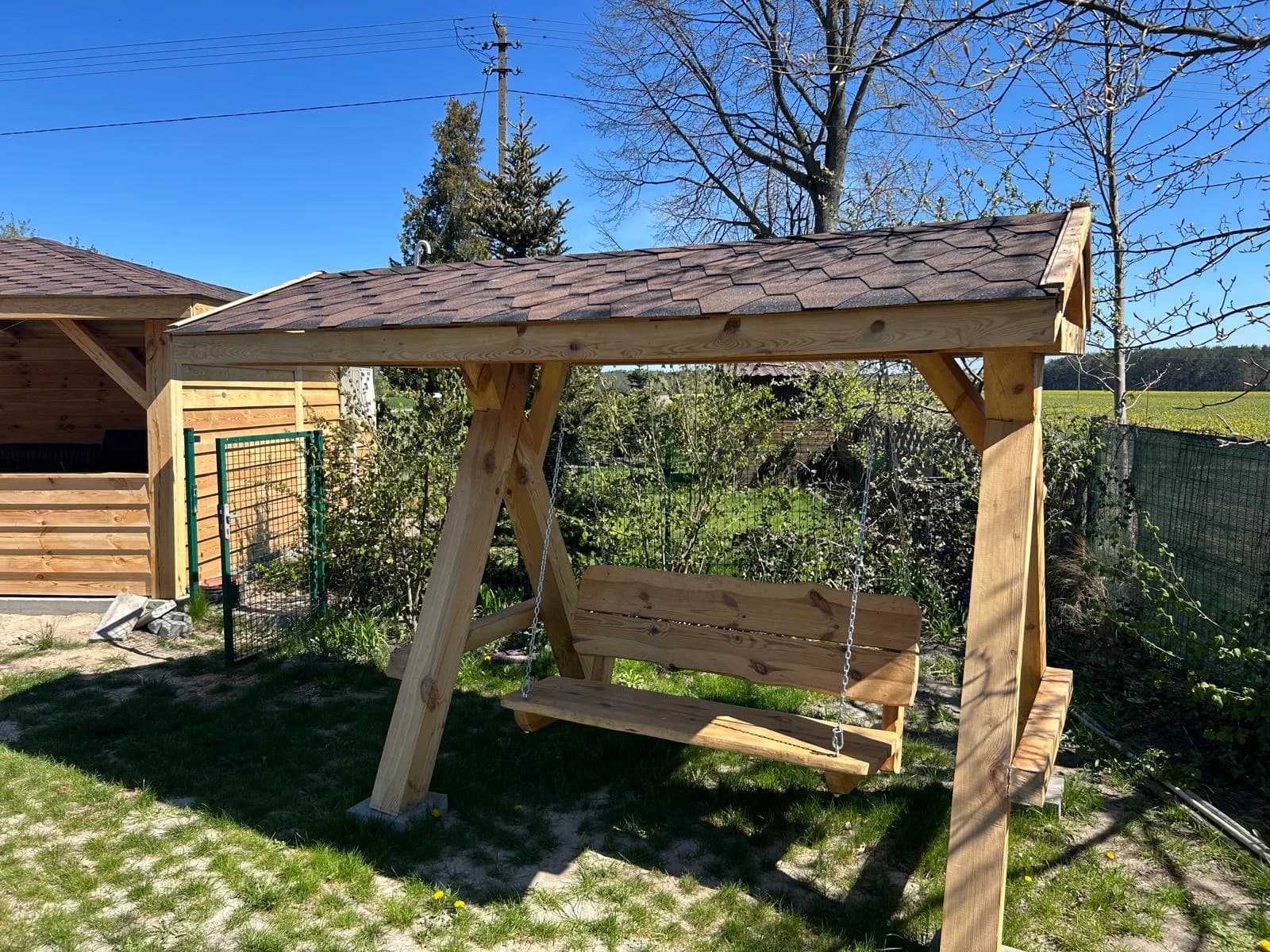 Drewniana pergola ogrodowa